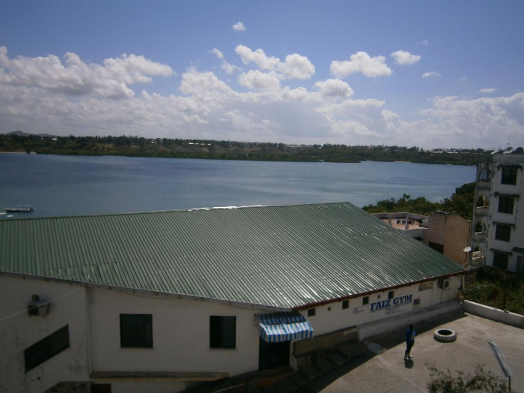 Tudor Water Sports Hotel Mombasa Exterior foto