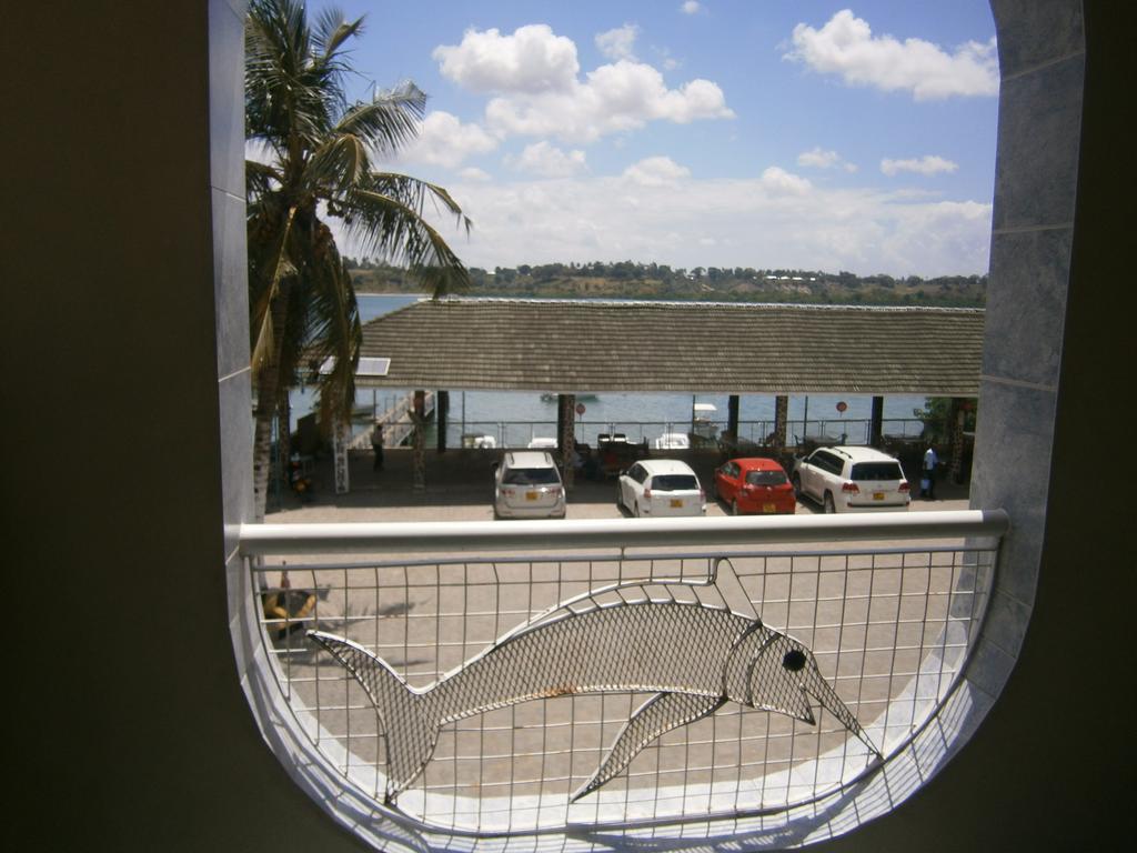 Tudor Water Sports Hotel Mombasa Exterior foto