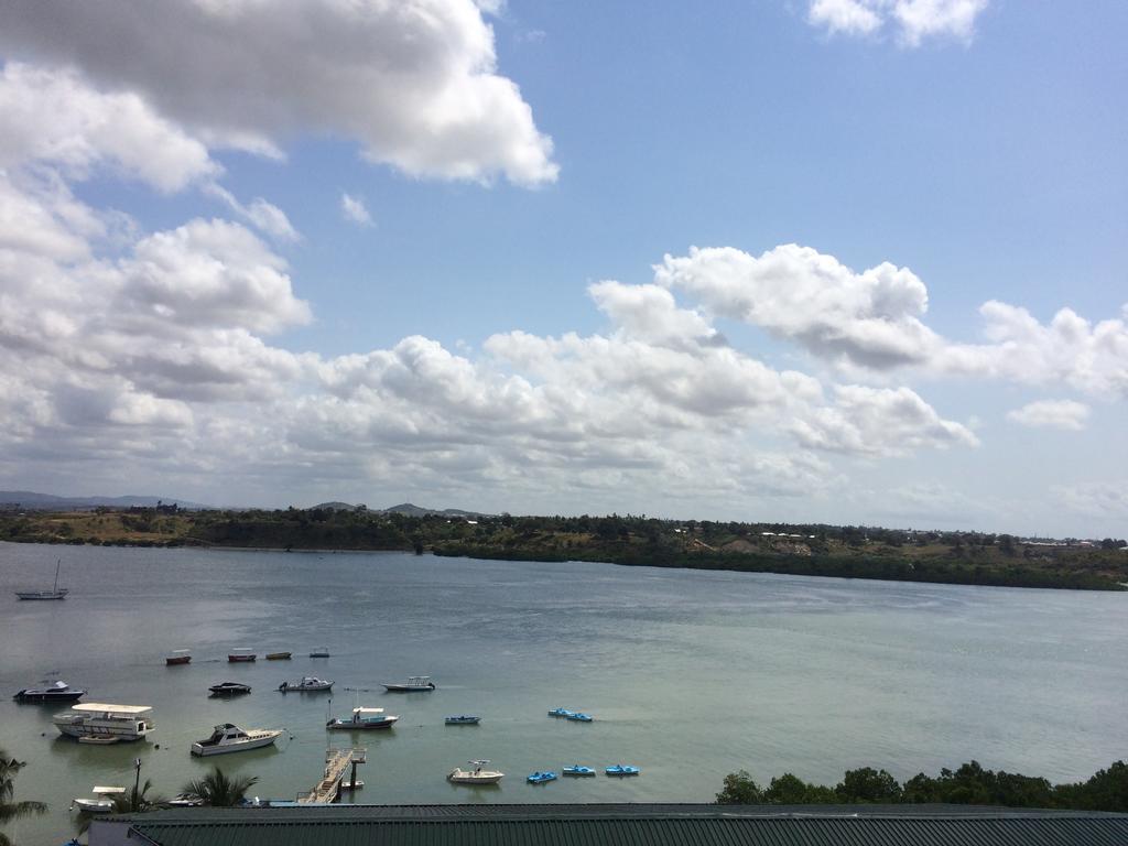 Tudor Water Sports Hotel Mombasa Exterior foto