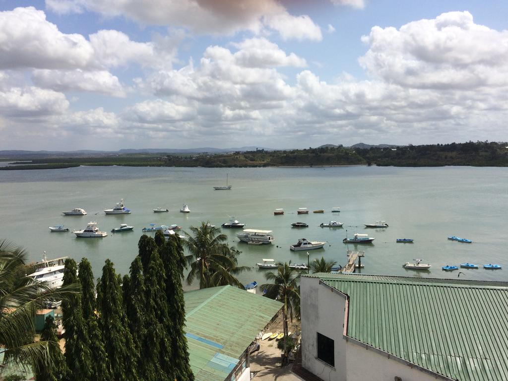 Tudor Water Sports Hotel Mombasa Exterior foto