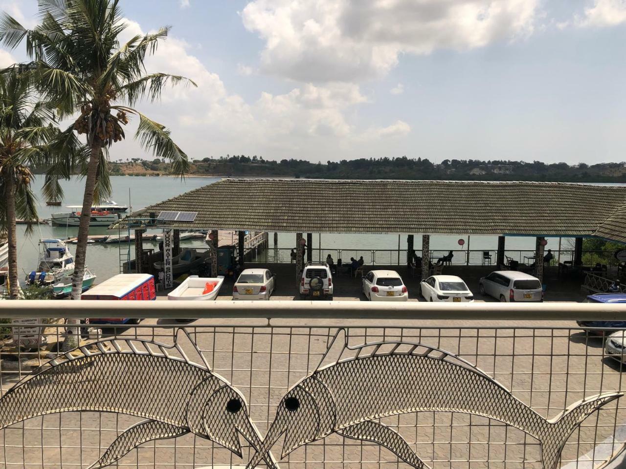 Tudor Water Sports Hotel Mombasa Exterior foto